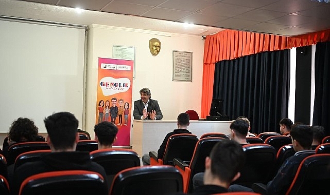 Başkan Kocaman “Gençlik Seninle Var” Programında Öğrencilerle Buluştu